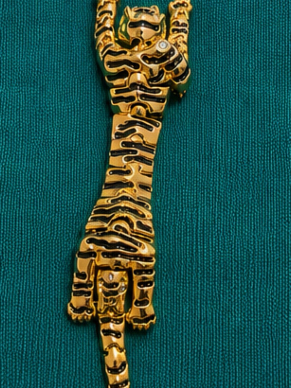 🐅 Vintage Tiger Gold Tone Brooch 🐅